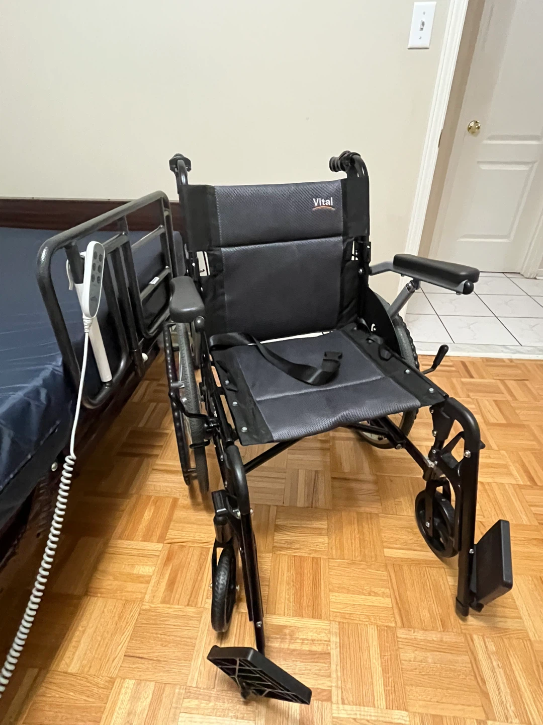 Vital Wheelchair - Black 18 inch wheels