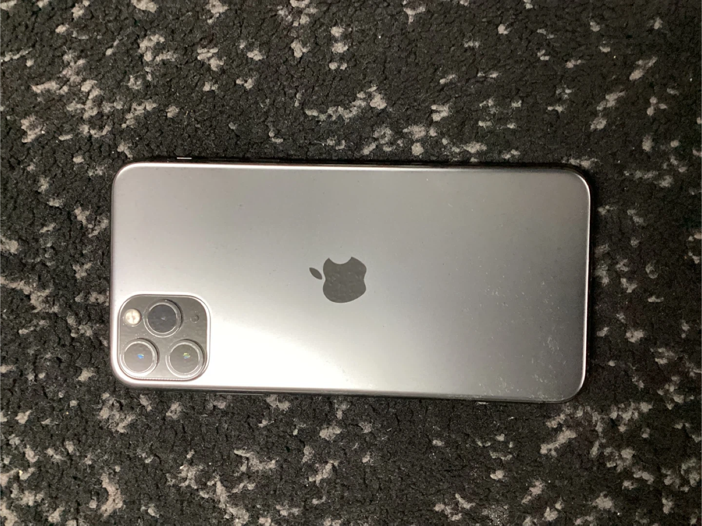 iPhone 11 Pro max - photo 2