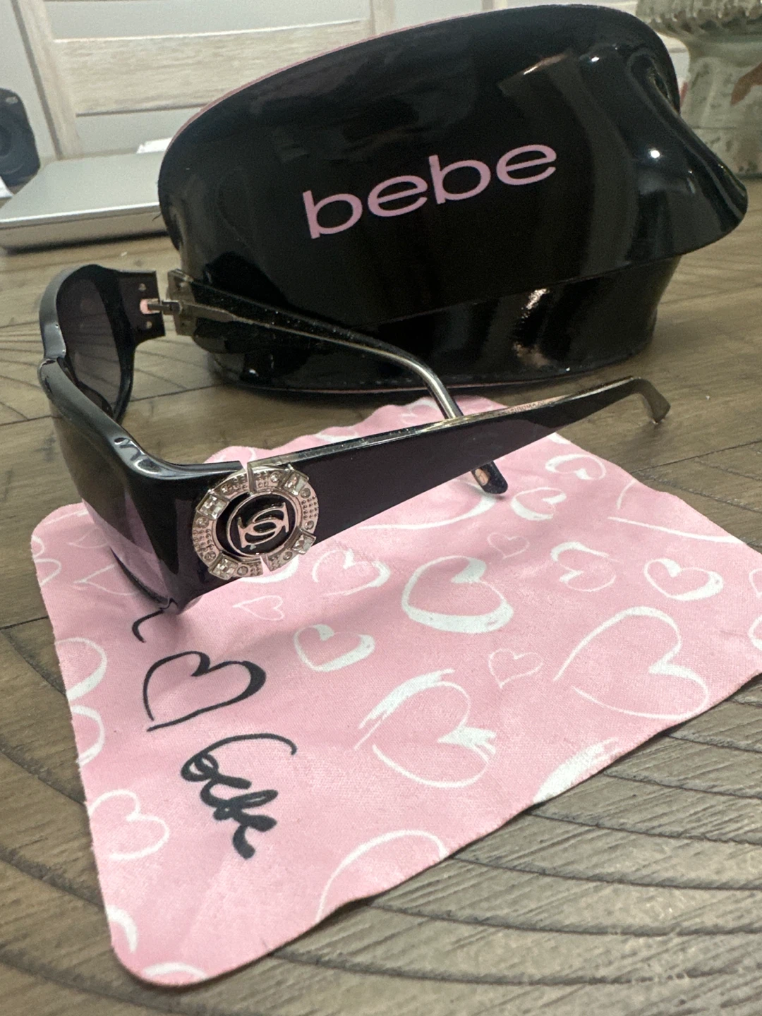 Bebe Black Sunglasses with Case - photo 2