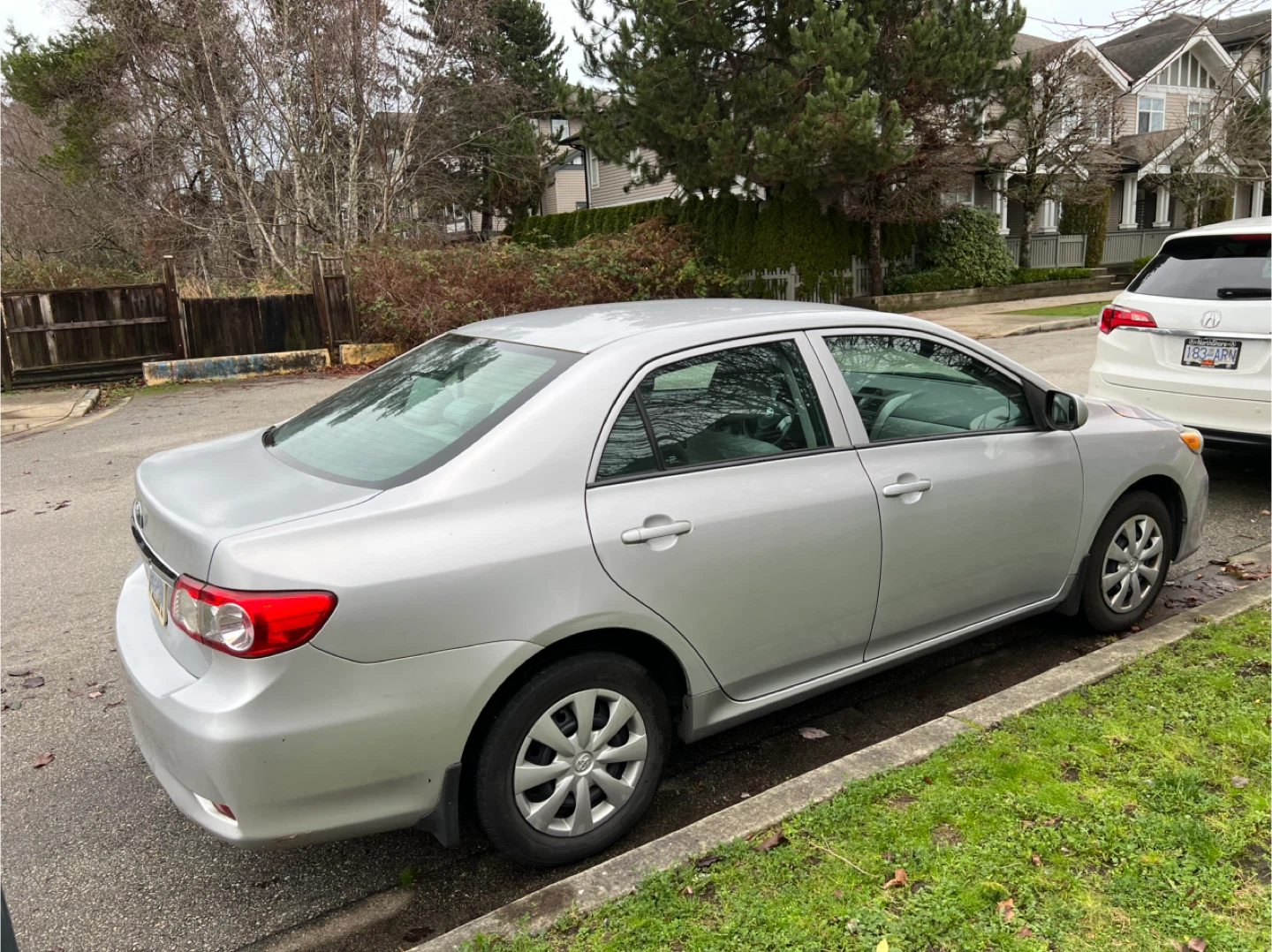 2013 Toyota Corolla CE - photo 2