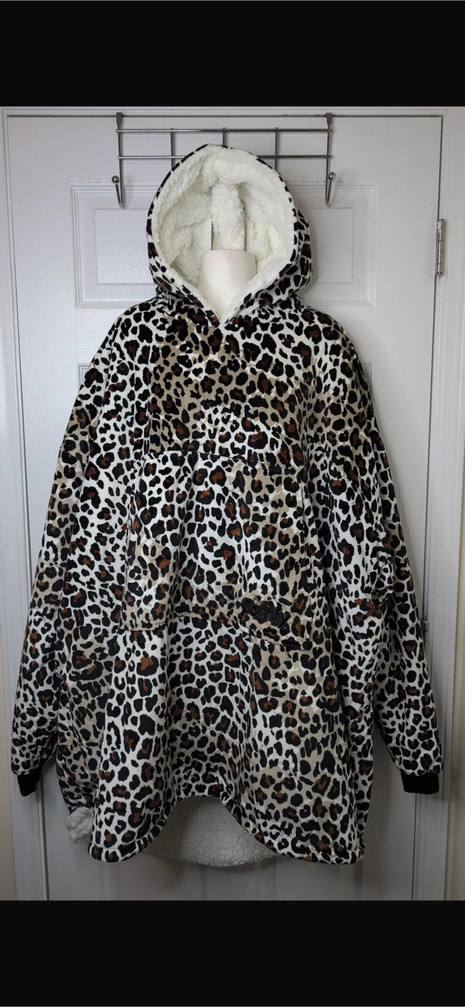NEW! The Comfy Wearable Blanket - Leopard Print - photo 3