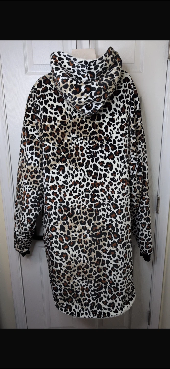 NEW! The Comfy Wearable Blanket - Leopard Print - photo 4