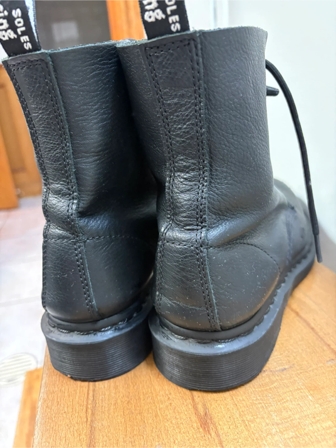 Woman-Dr. Martens 1460 Black Leather Boots - photo 3