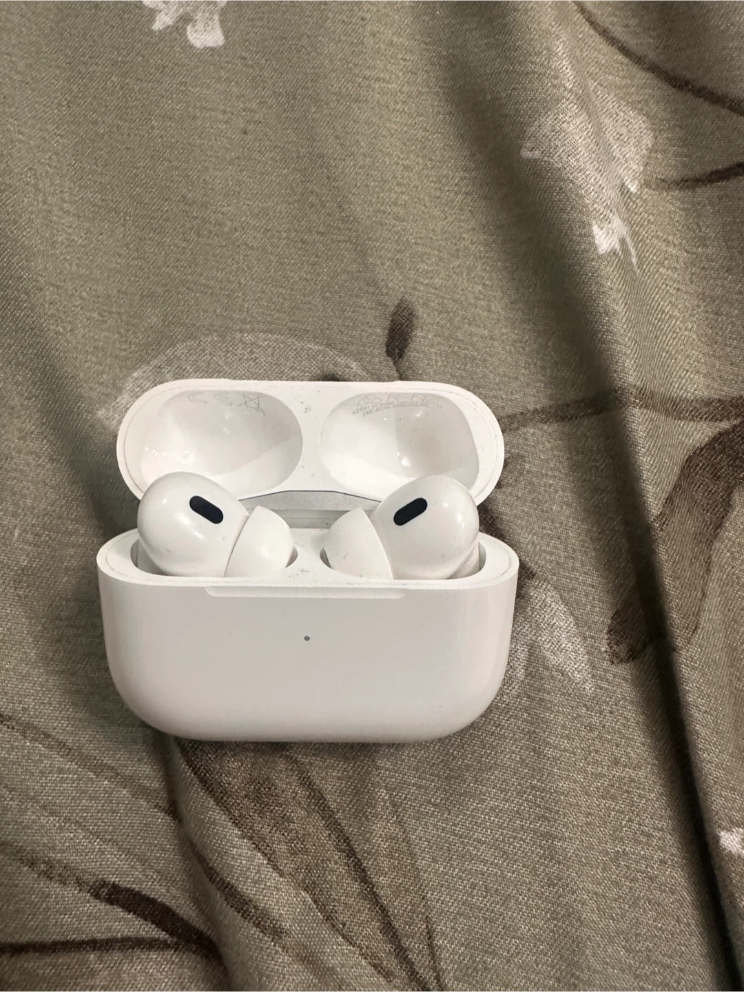Apple AirPods Pro 2nd Generation - photo 2