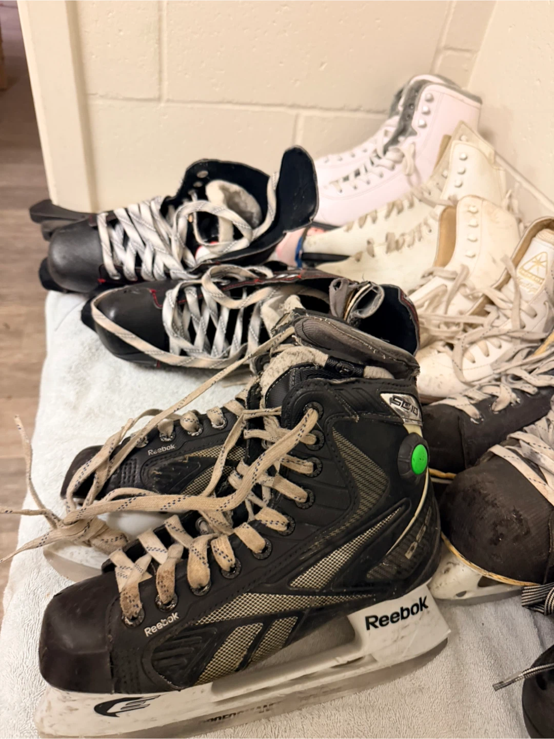 Mixed Hockey Skates - Reebok & CCM - photo 5
