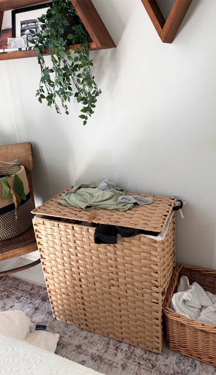 Wicker Laundry Hamper w 2 removable liners - photo 2