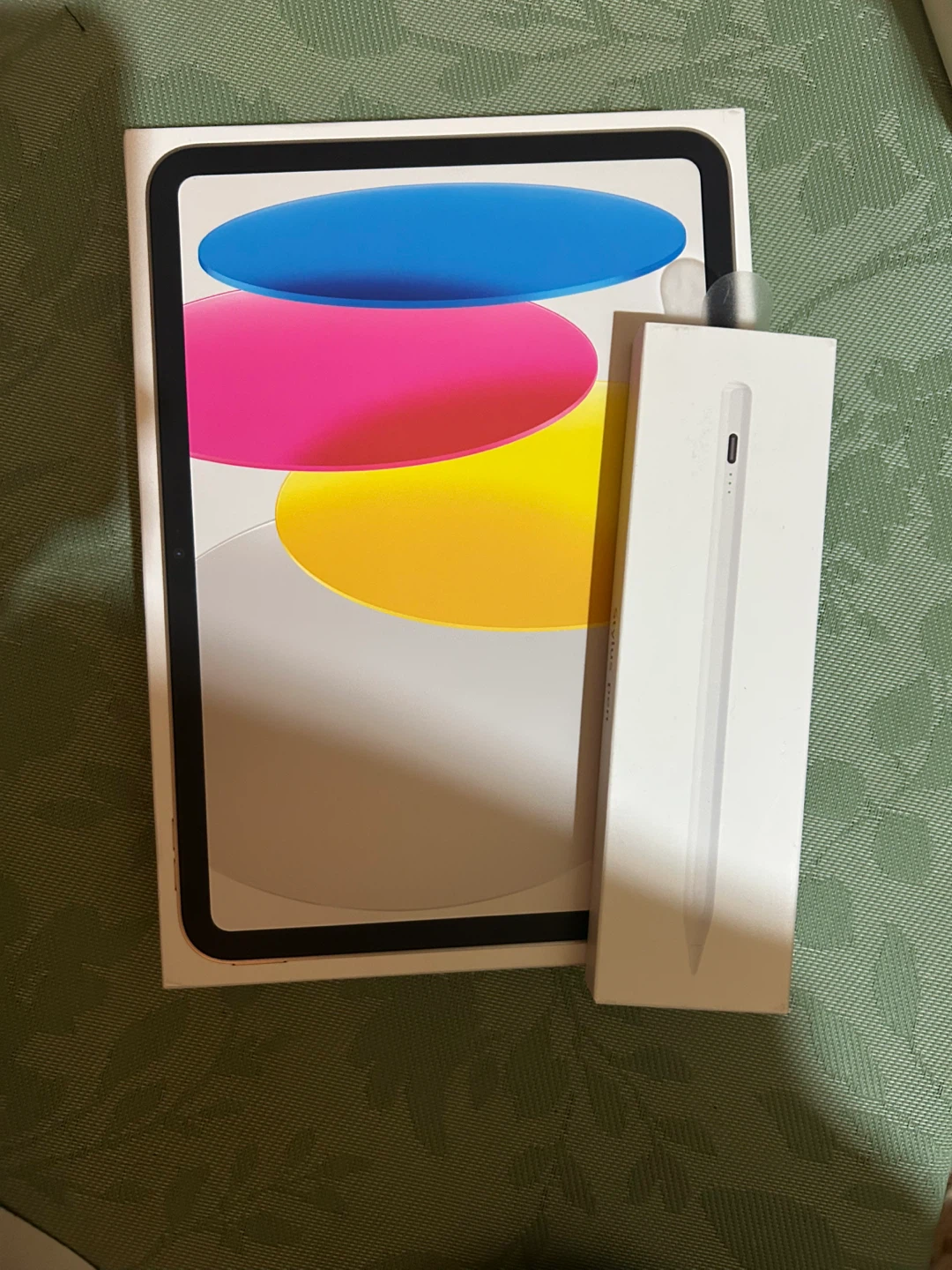 New Apple iPad & Pencil