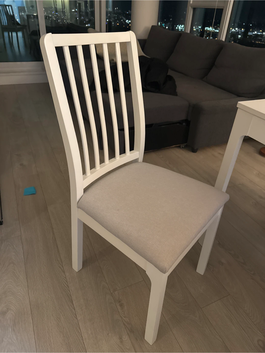 IKEA Extendable Dining Table set - White (with 4 chairs) - photo 4