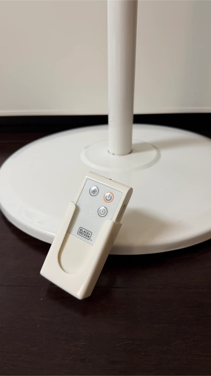 Black+Decker White Stand Fan - photo 2