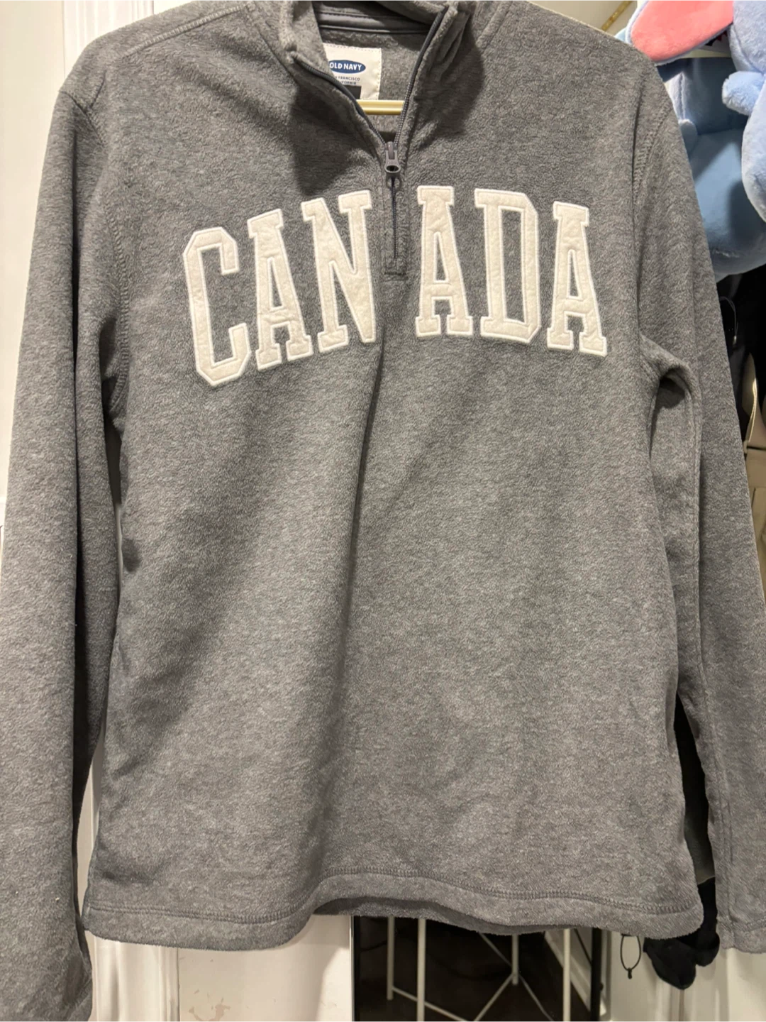 Old Navy Canada Grey Pullover - Size M - photo 2