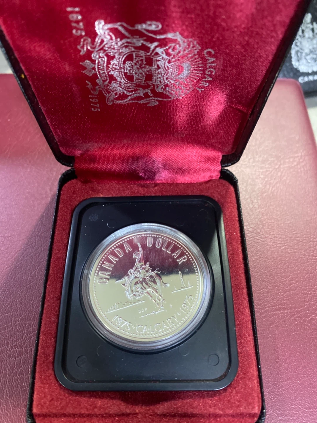 1875-1975 Calgary Centennial Canada Dollar Coin - photo 3