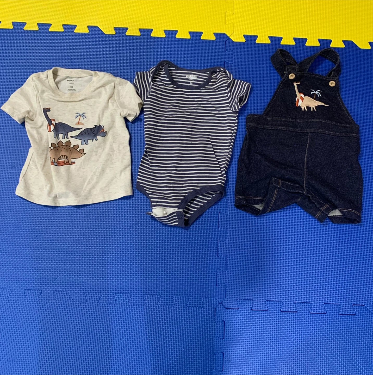 Baby clothes 9 M and 12 M - photo 5
