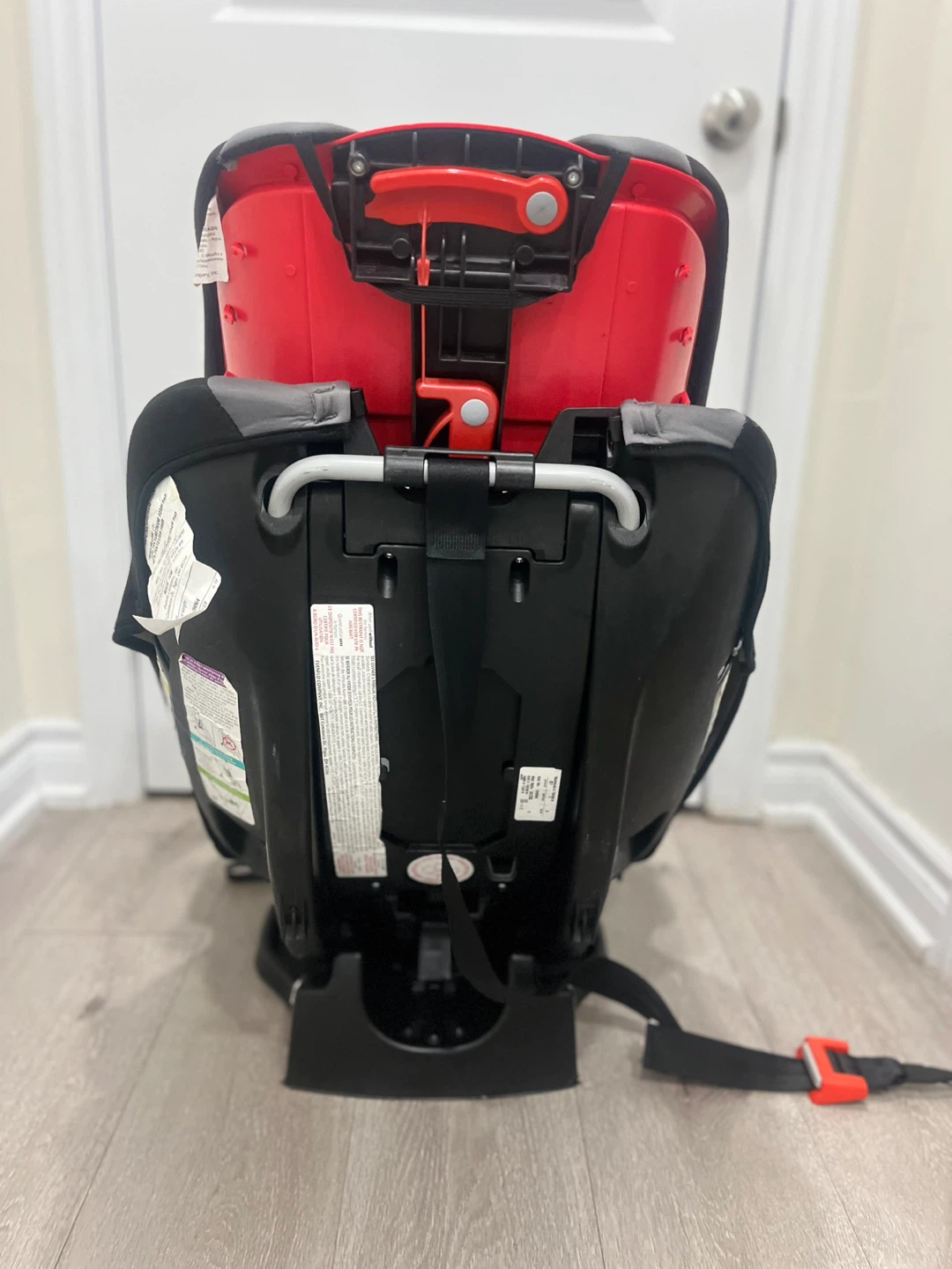 3 in 1 Evenflo Car Seat - Black & Grey - photo 3