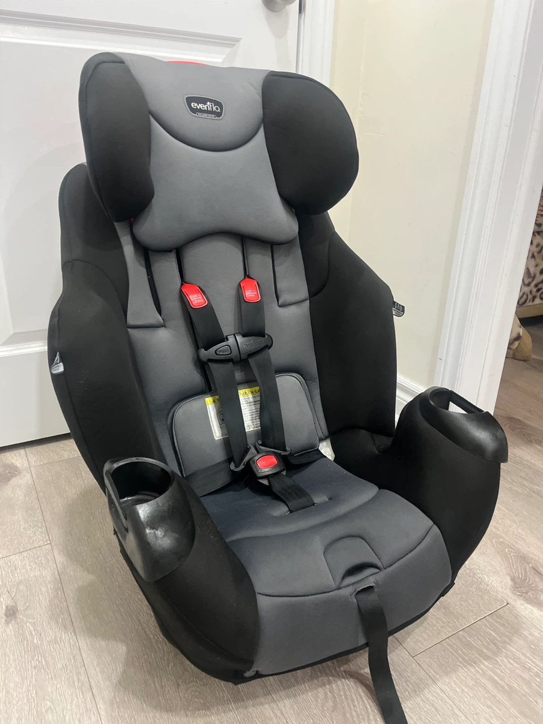 3 in 1 Evenflo Car Seat - Black & Grey - photo 2