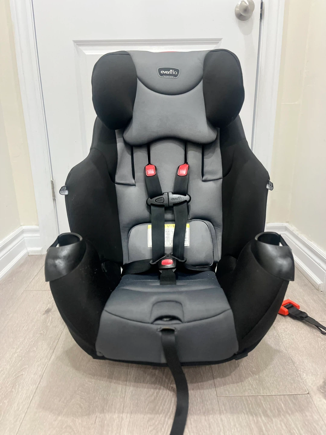 3 in 1 Evenflo Car Seat - Black & Grey - photo 5
