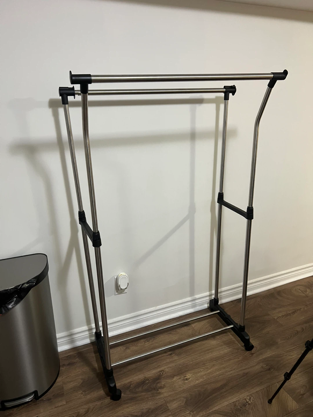 Adjustable Double Rod Clothes Rack