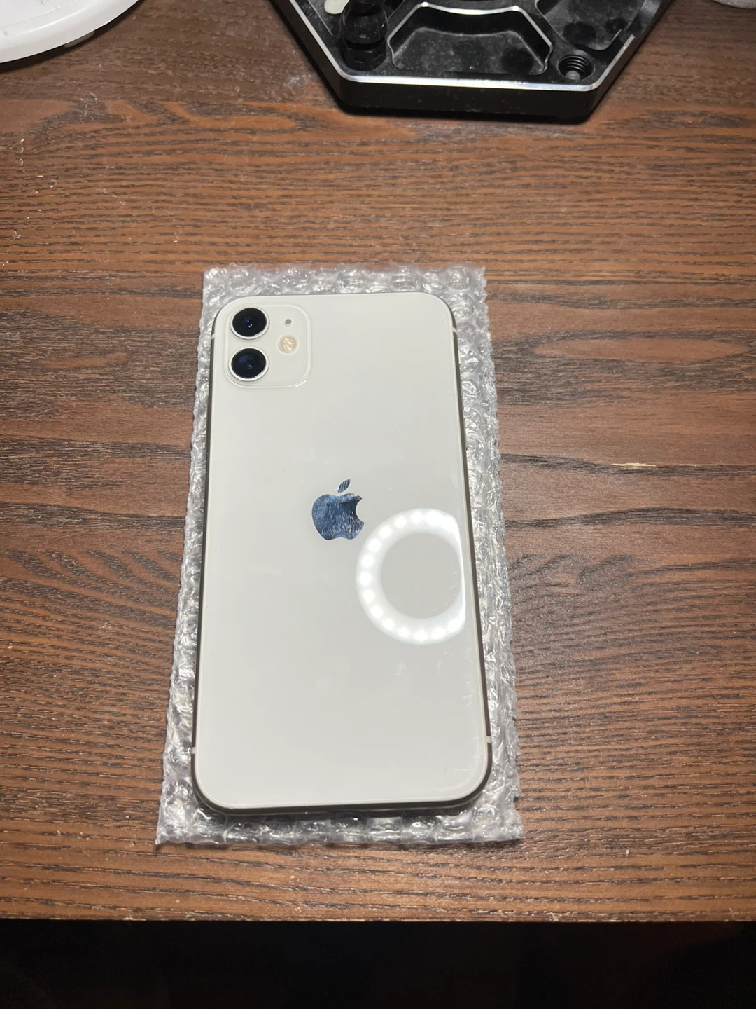 iPhone 11 64gb Unlocked (white)