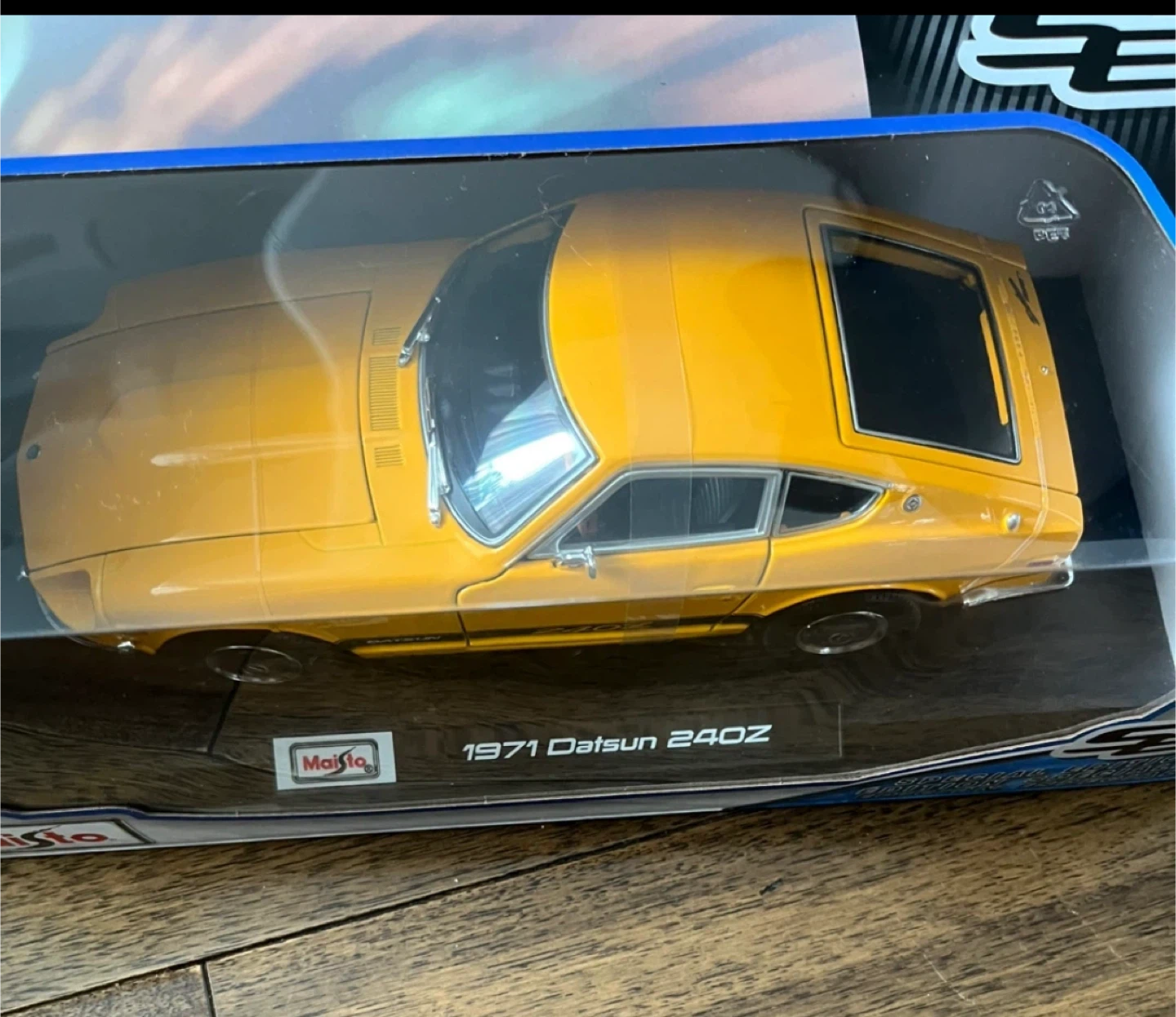 Maisto 1971 Datsun 240Z Special Edition Diecast Car - photo 2