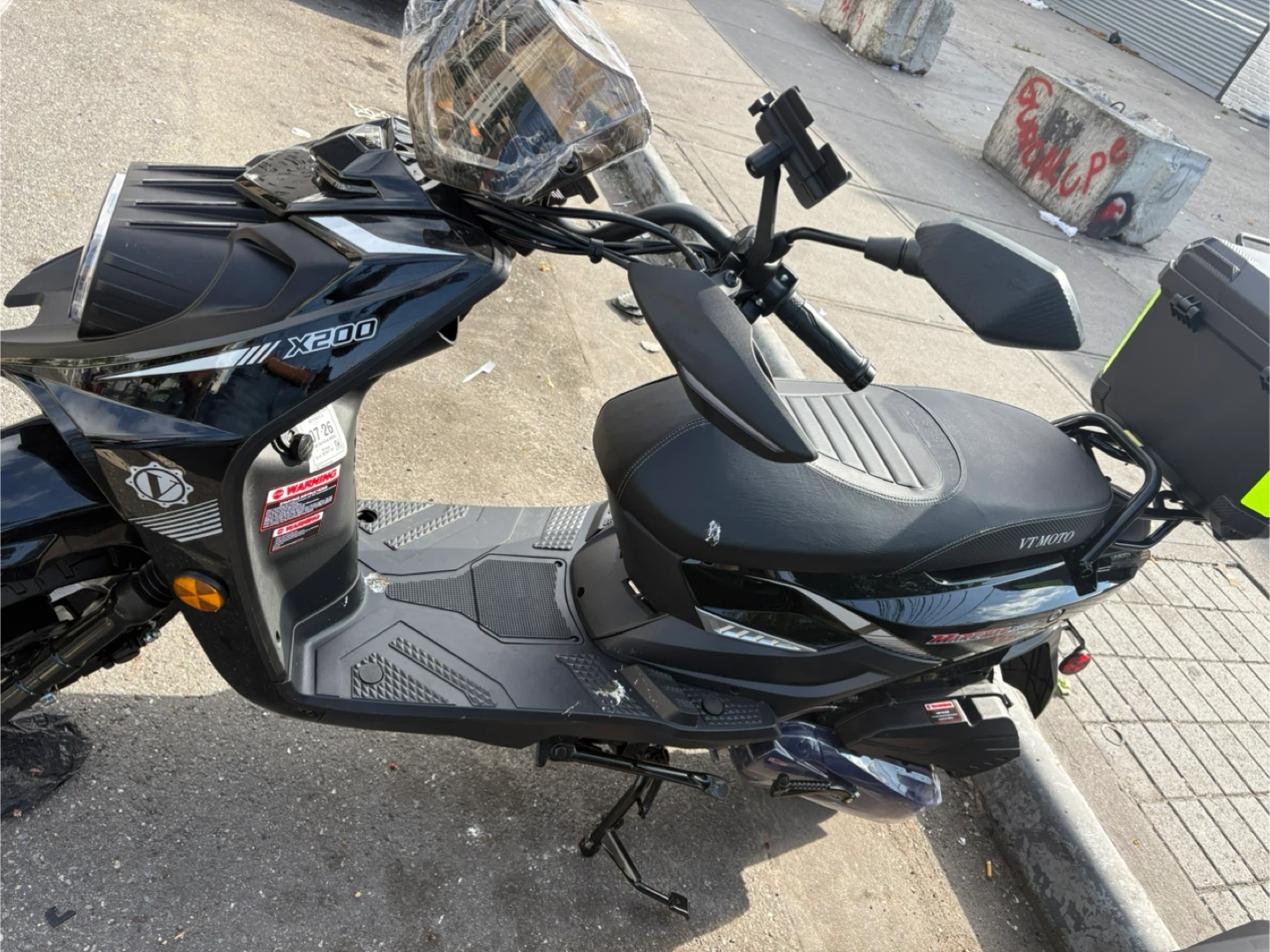 2024 VT MOTO X200 Scooter - Black - photo 5