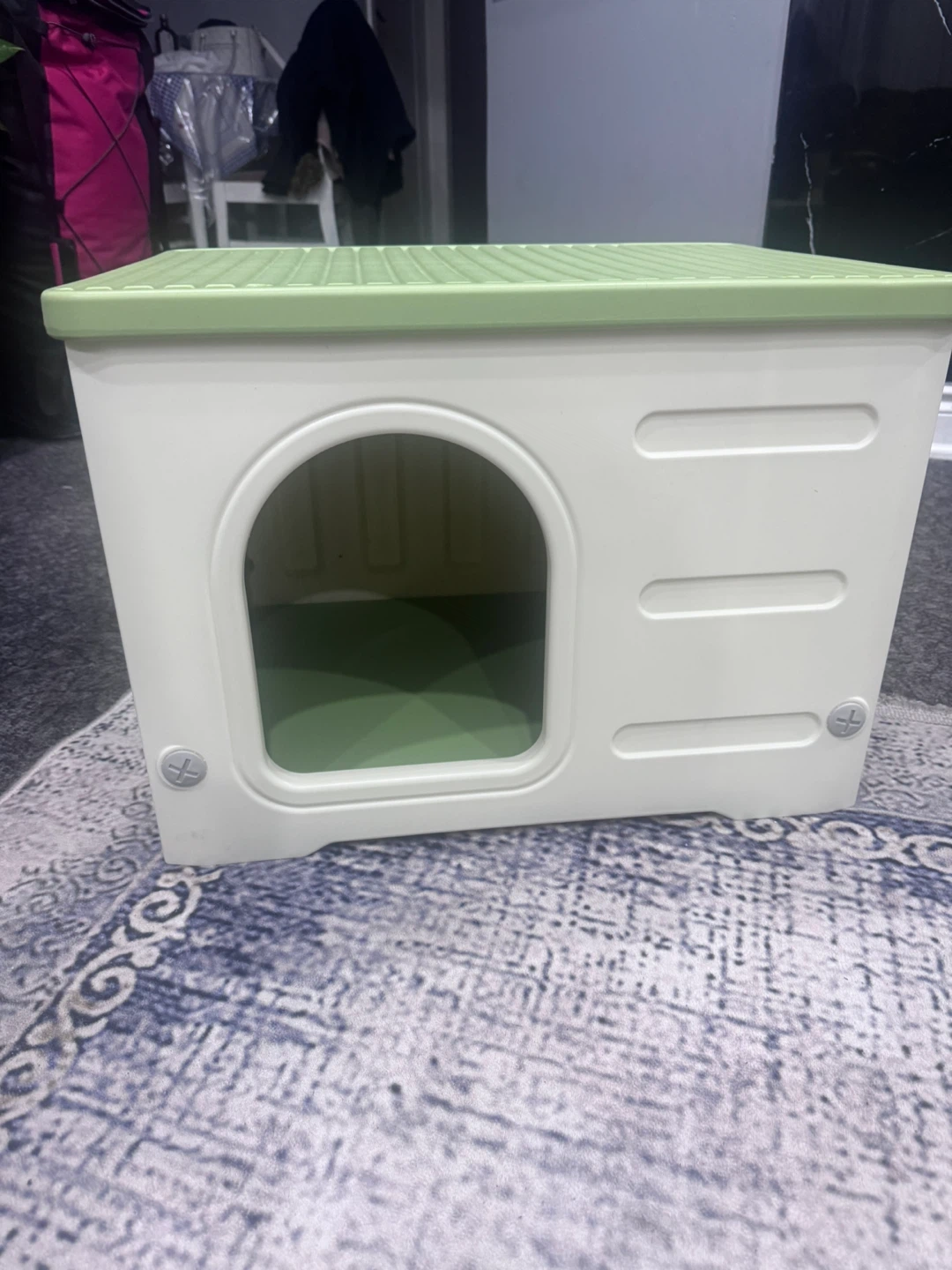 PETSFSIT Outdoor Cat House - Green & White