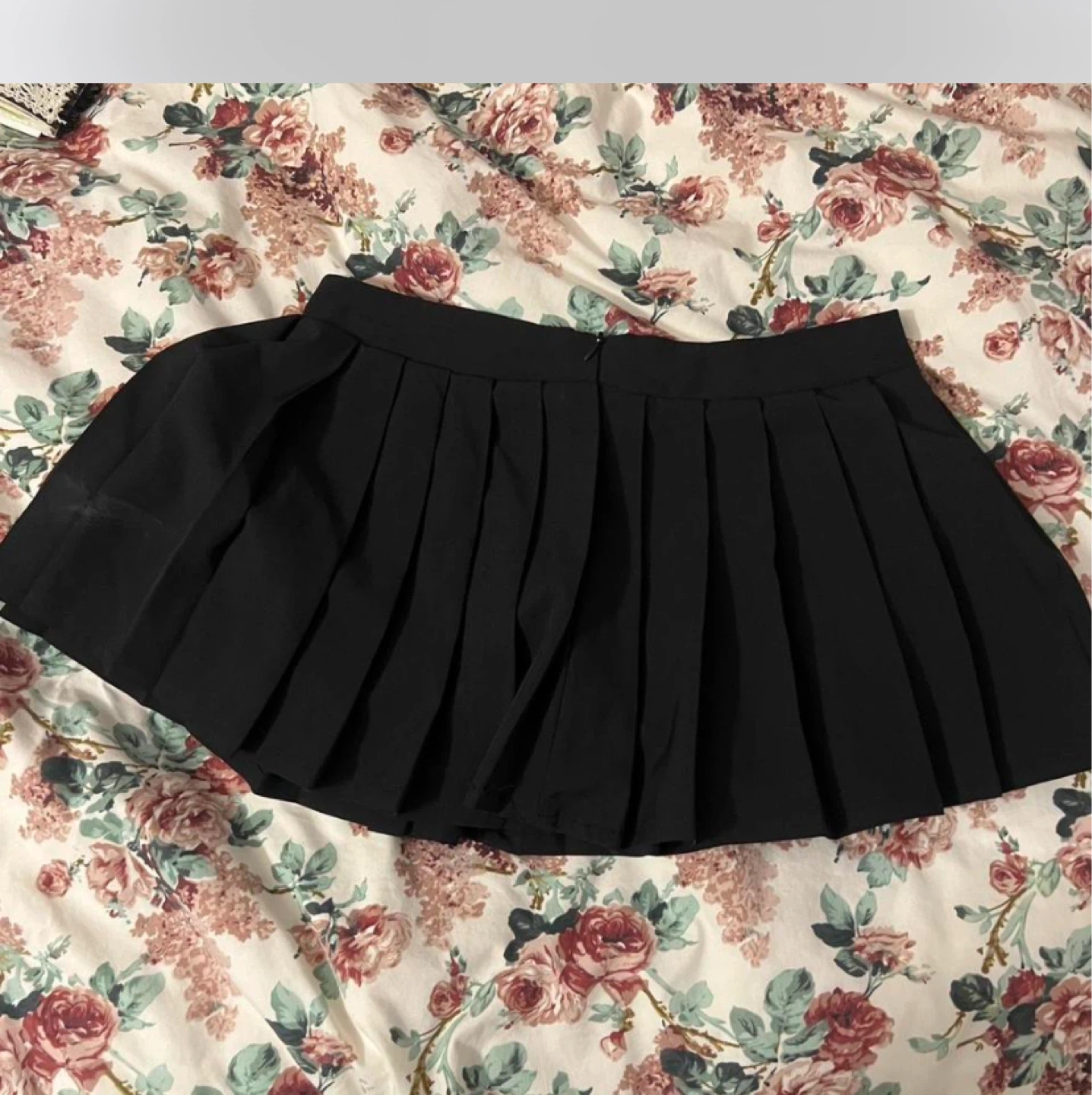 Streetwear Society Black Pleated Skirt - Size S - photo 2