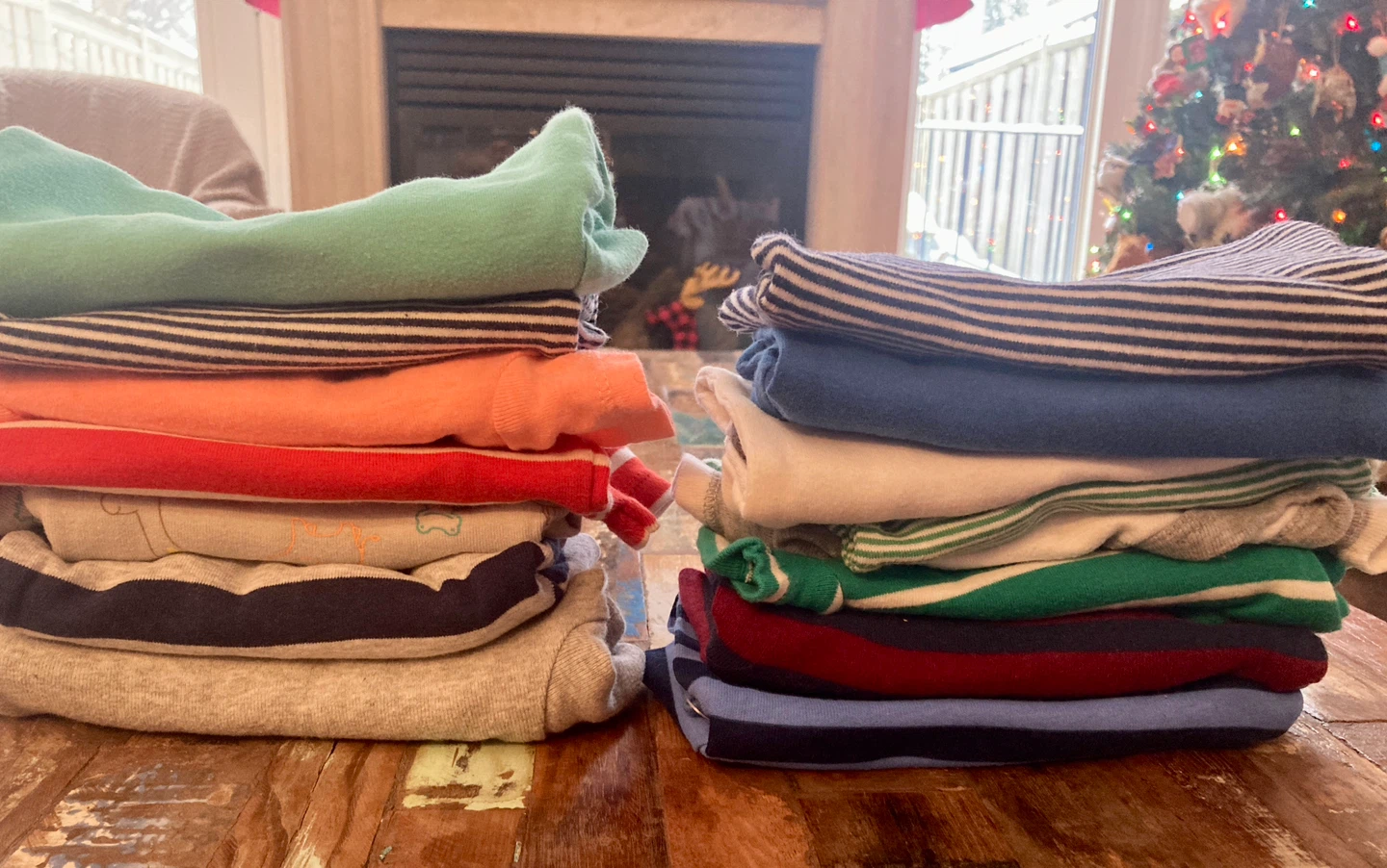 Newborn clothing bundle - photo 2