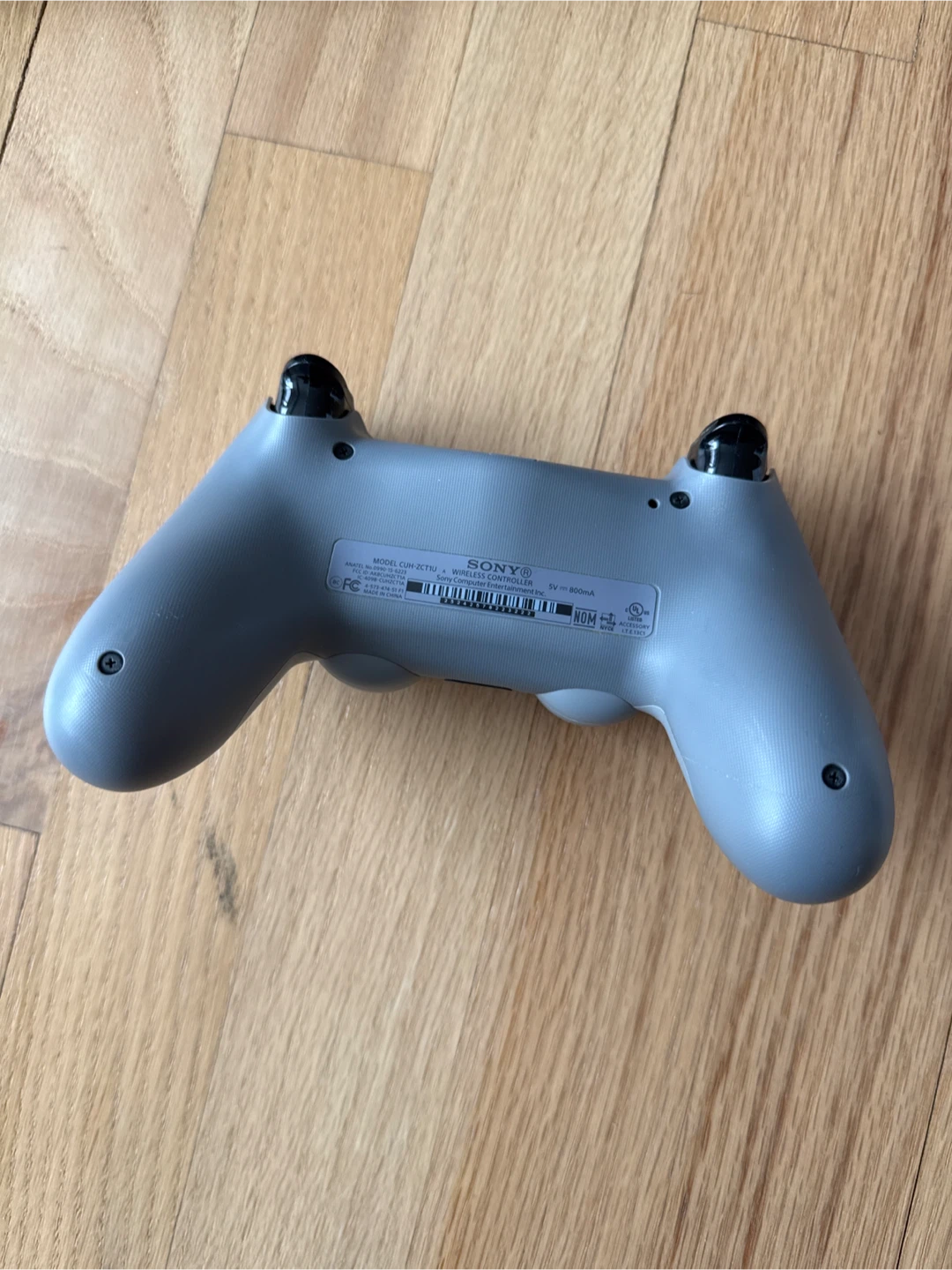 Limited Edition Sony Dualshock 4 Wireless Controller - Gray - photo 2