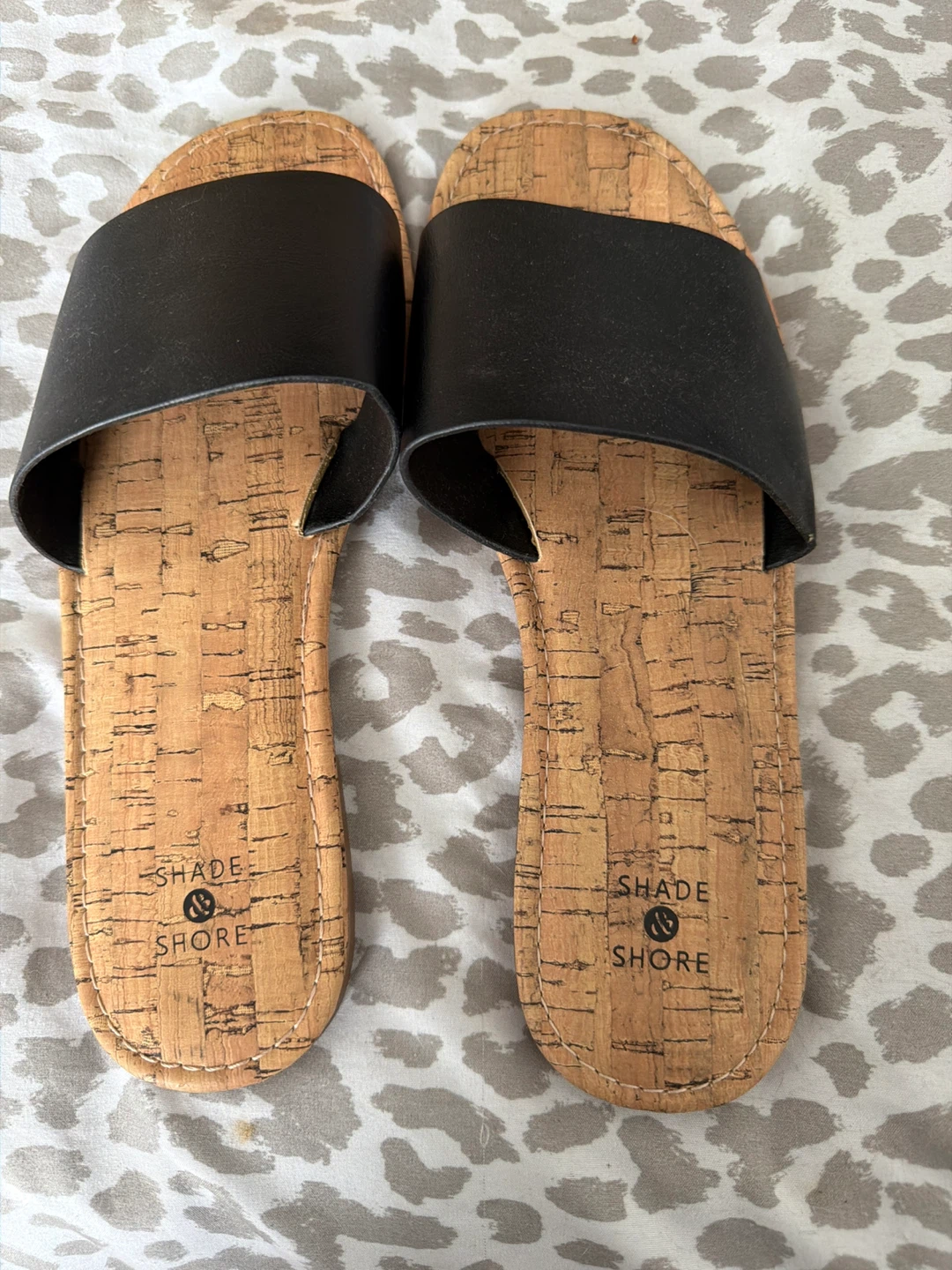 Shade & Shore Black Slides