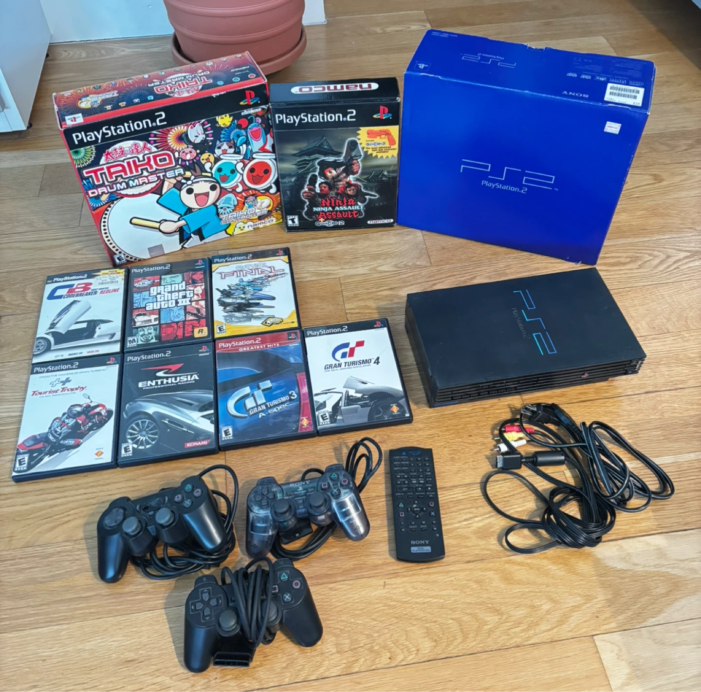 2002 Sony PlayStation 2 Console Bundle