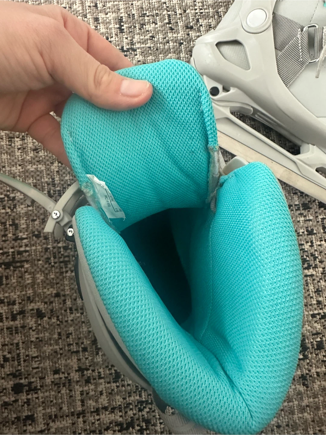 Oxelo Ice Skates - Size 8 - photo 2