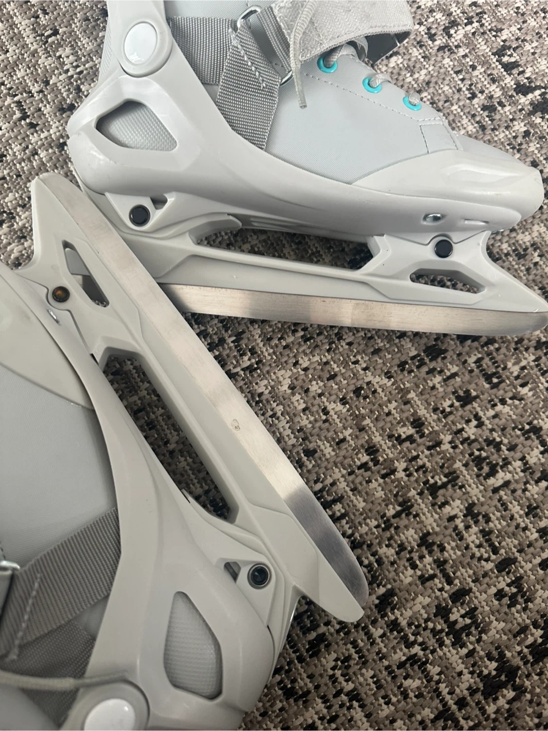 Oxelo Ice Skates - Size 8 - photo 4