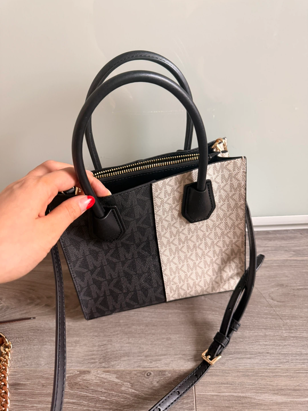 Michael Kors Small Satchel - photo 5