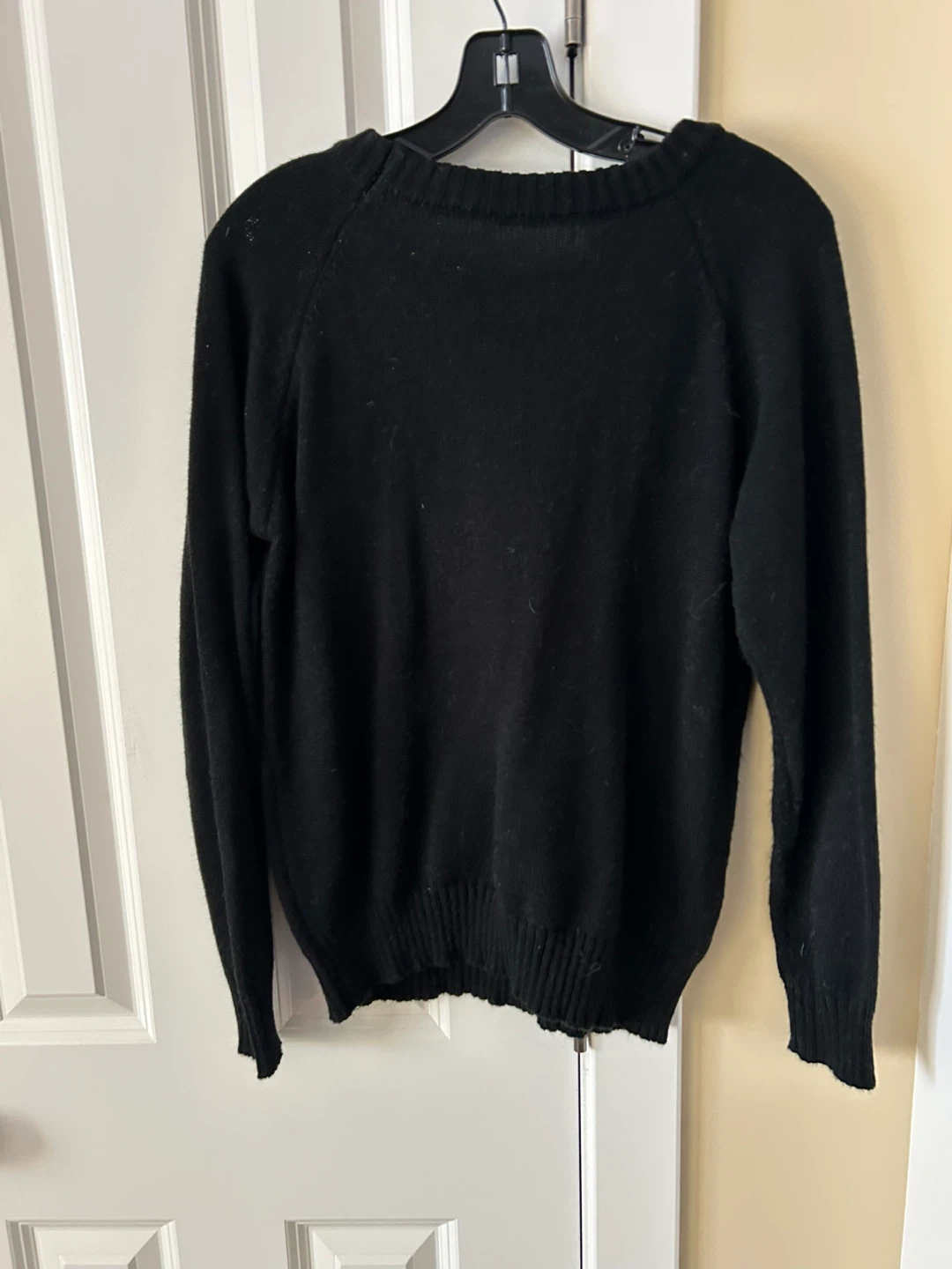 Black Sweater with White Heart - photo 3