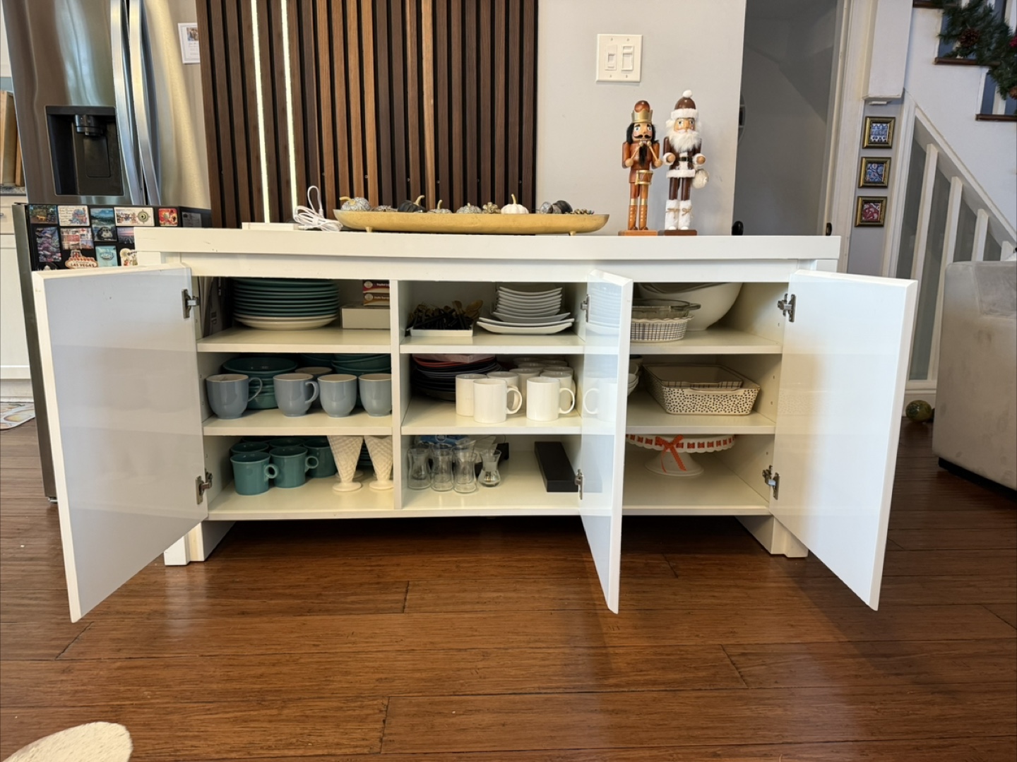White Lacquer Buffet / Storage Cabinet / TV stand - photo 4