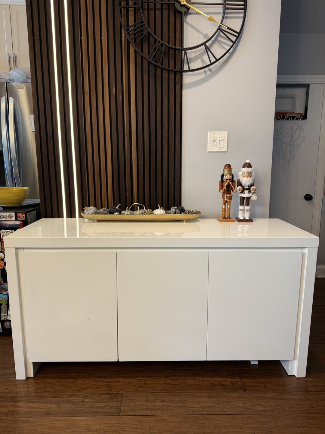 White Lacquer Buffet / Storage Cabinet / TV stand - photo 2