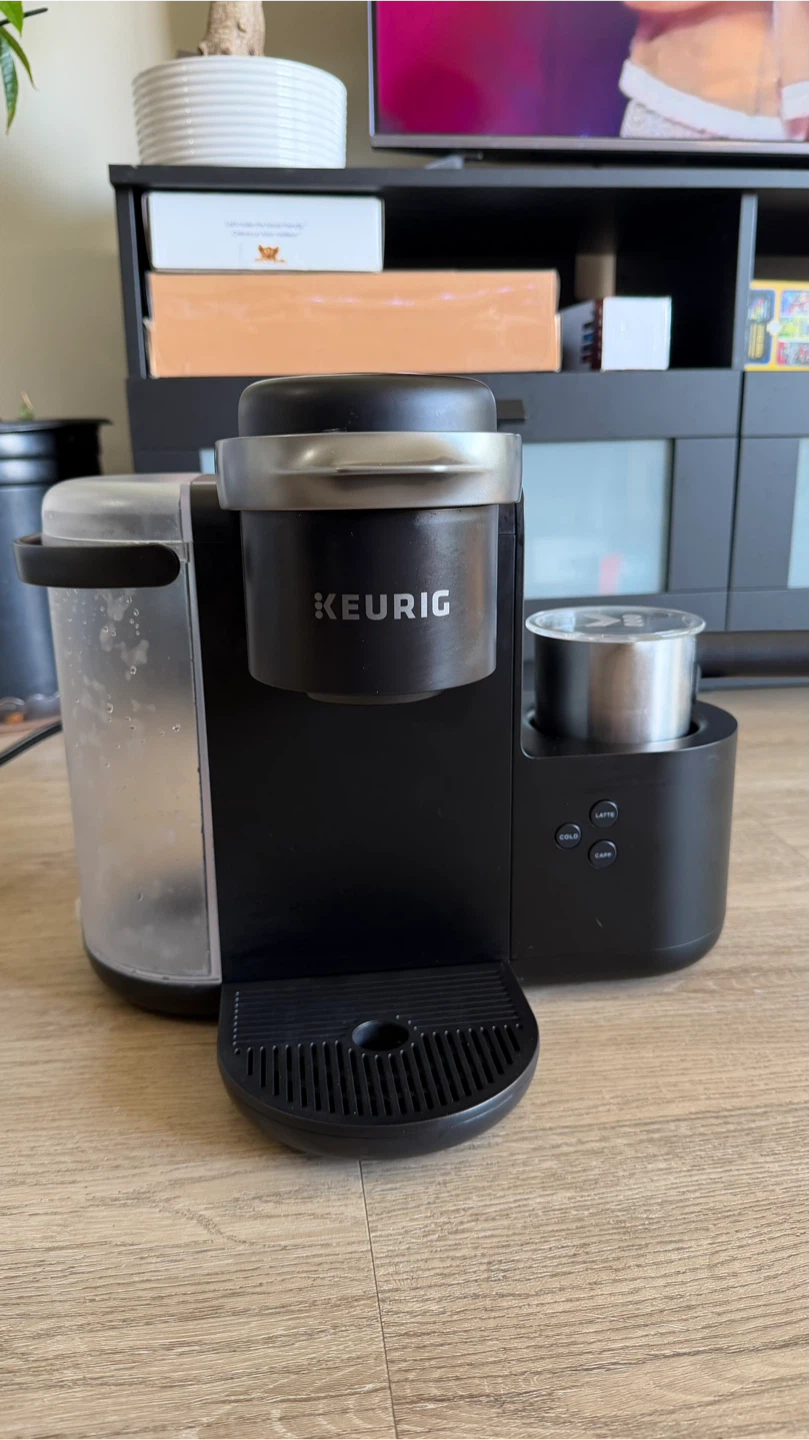 Keurig Single Serve Coffee Latte & Cappuccino Maker - photo 2