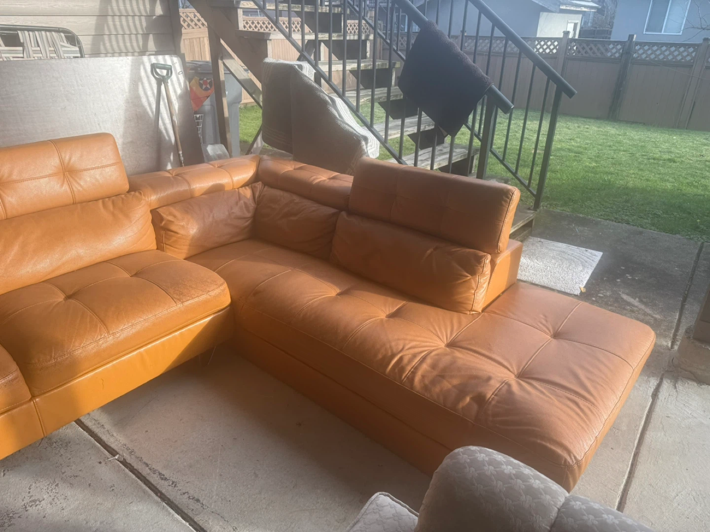 Leather Sectional Sofa - Great Condition! - photo 4