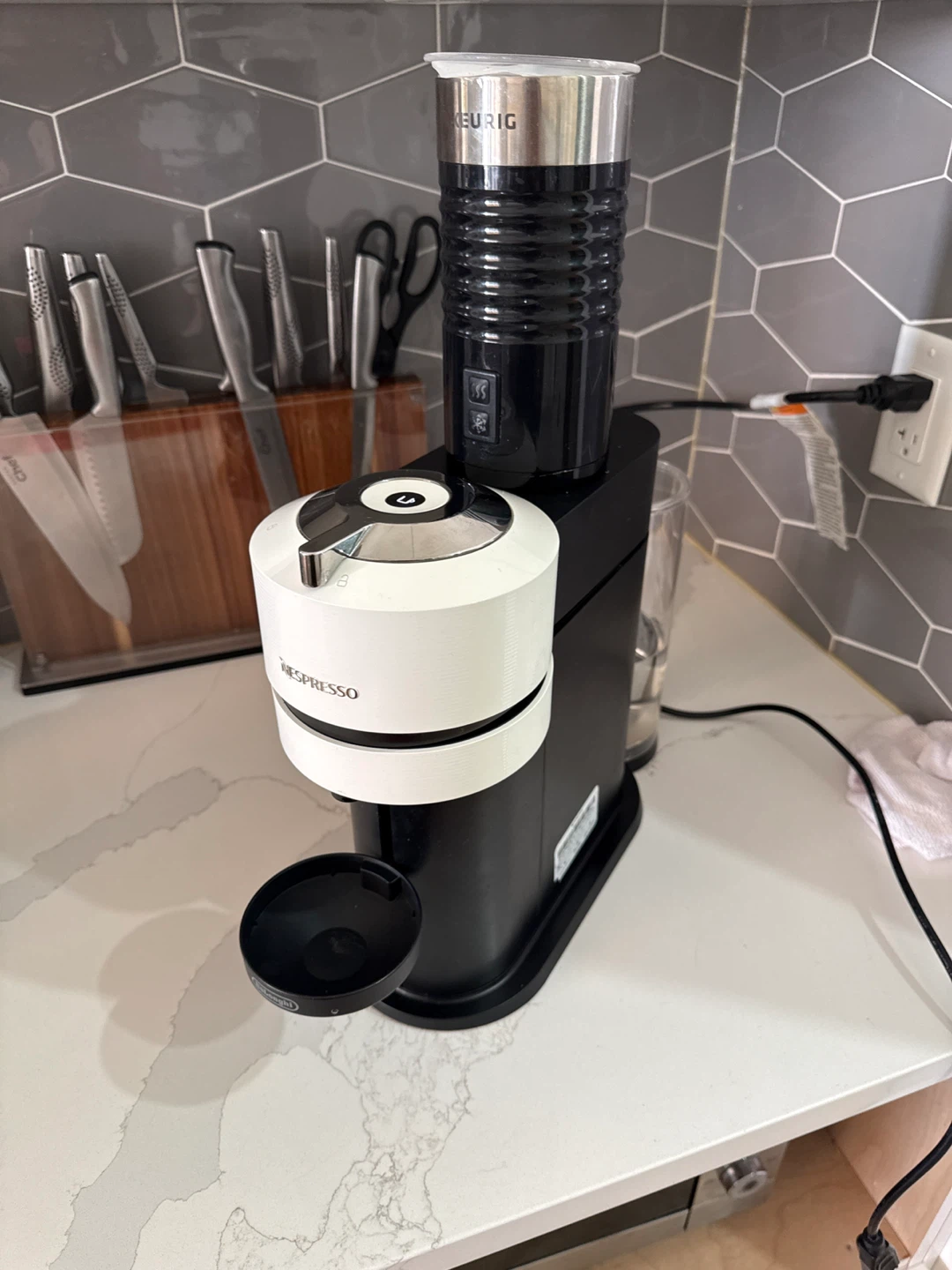 Nespresso Vertuo Next Coffee Machine+ frother - photo 3
