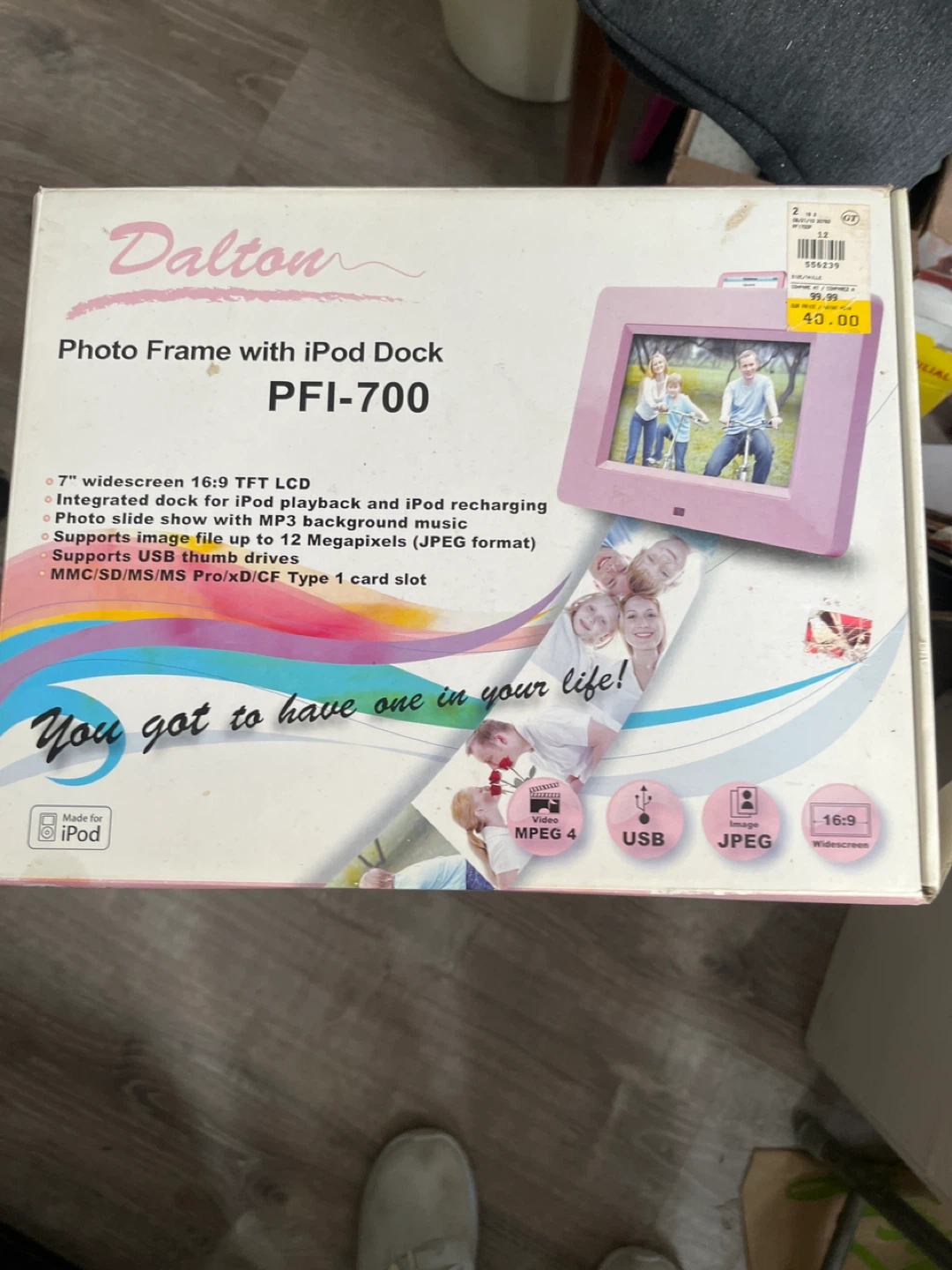 Dalton PFI-700 Photo Frame with iPod Dock
