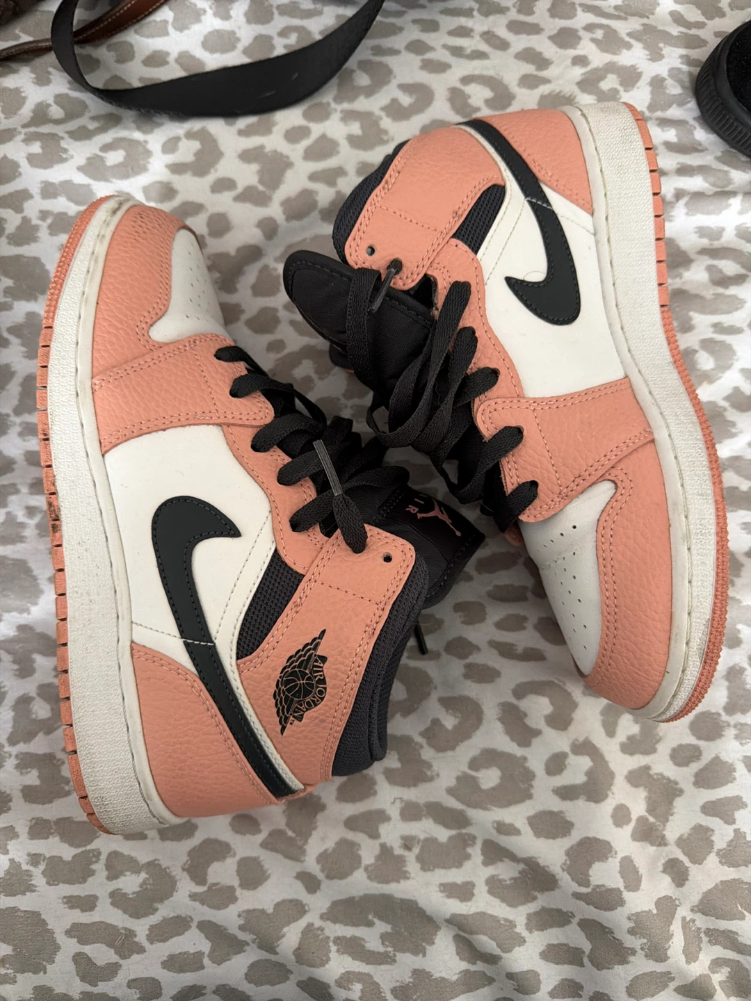 Air Jordan 1 Mid Peach Shoes