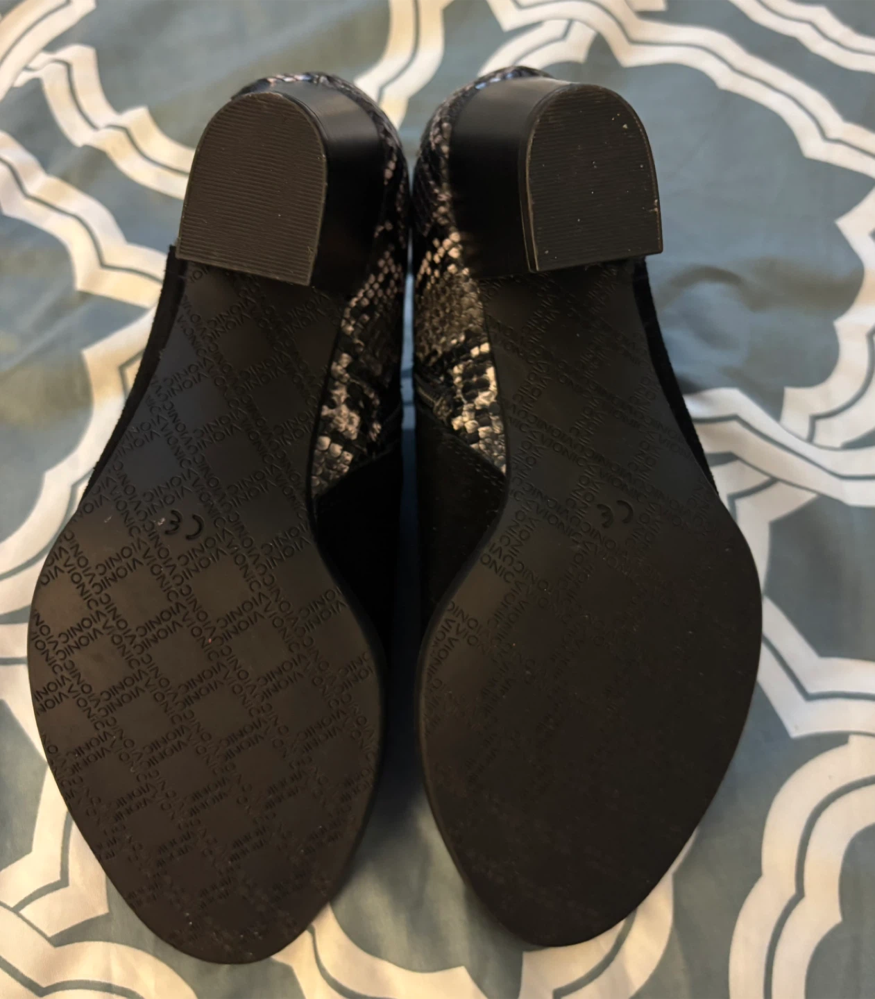 Vionic Black Ankle Boots, Size 8 - photo 4