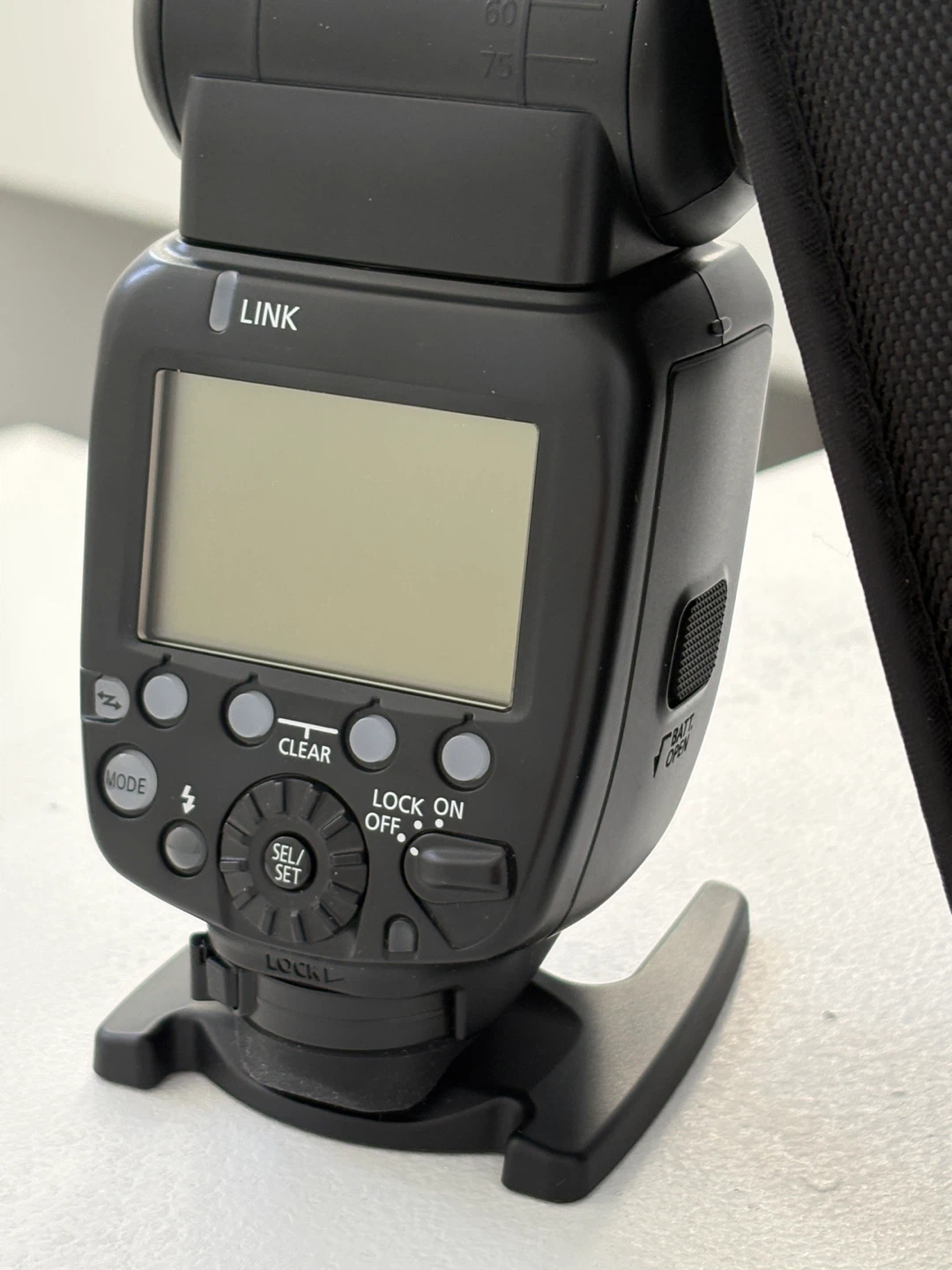 Canon 600EX-RT Speedlite Flash - photo 2
