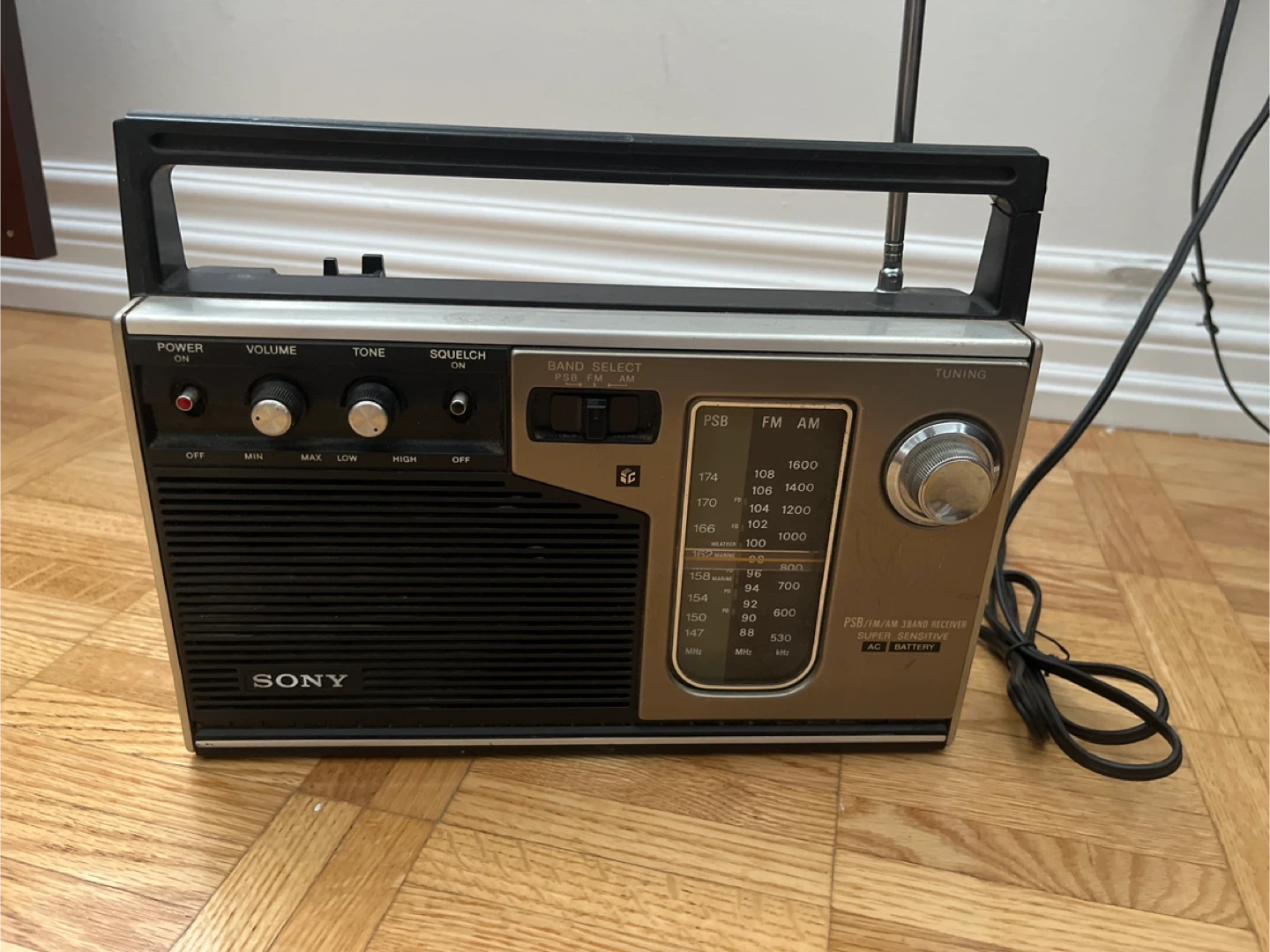 Antique- Sony PSB FM/AM 3-Band Receiver Radio