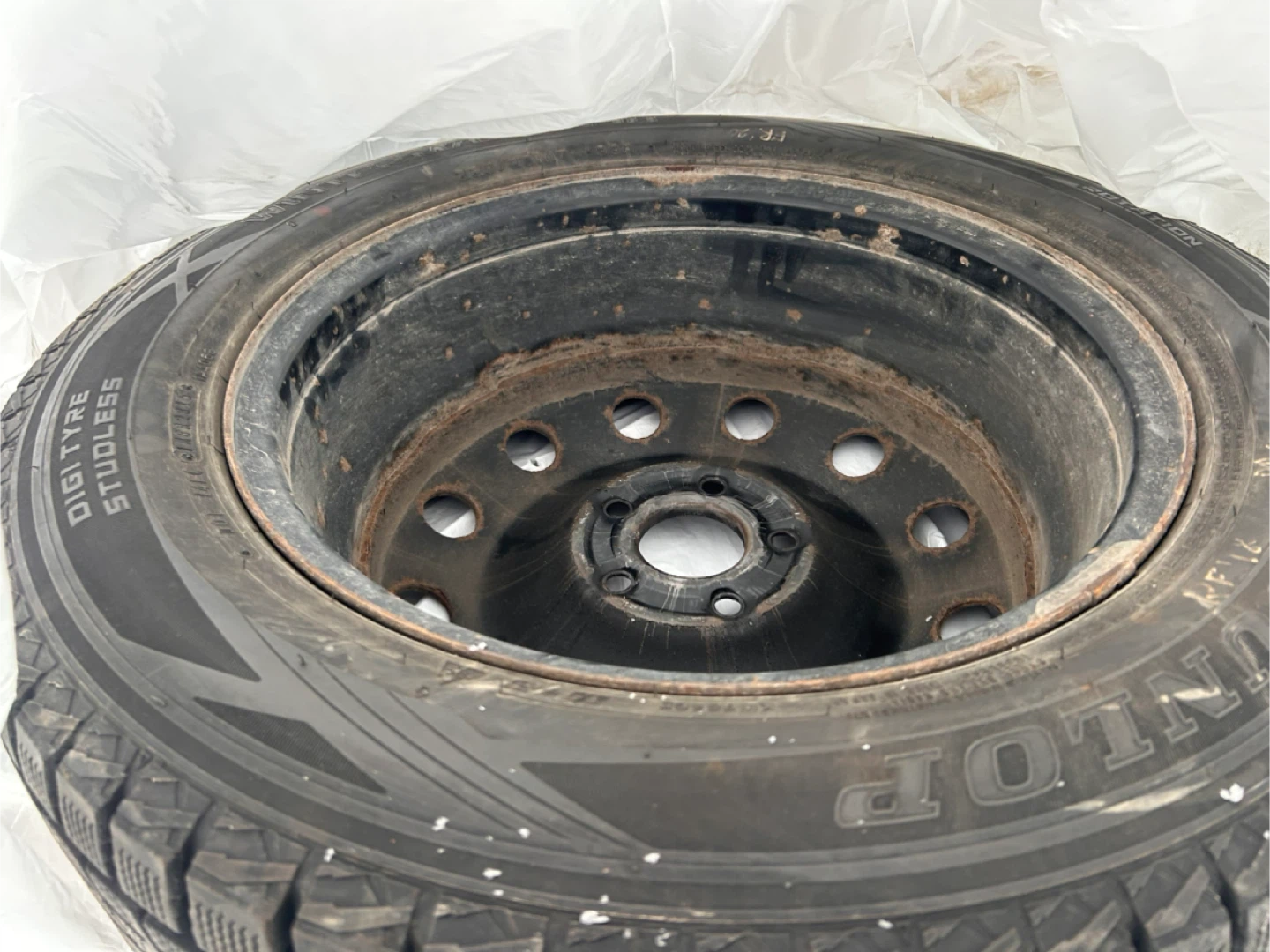 Dunlop 225/60R17 Winter Tire