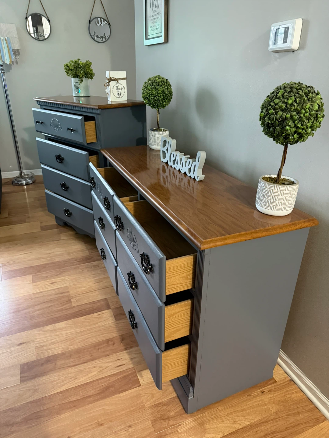 ✨🩶🤎Beautiful solid dresser set of 2🤎🩶✨ - photo 4