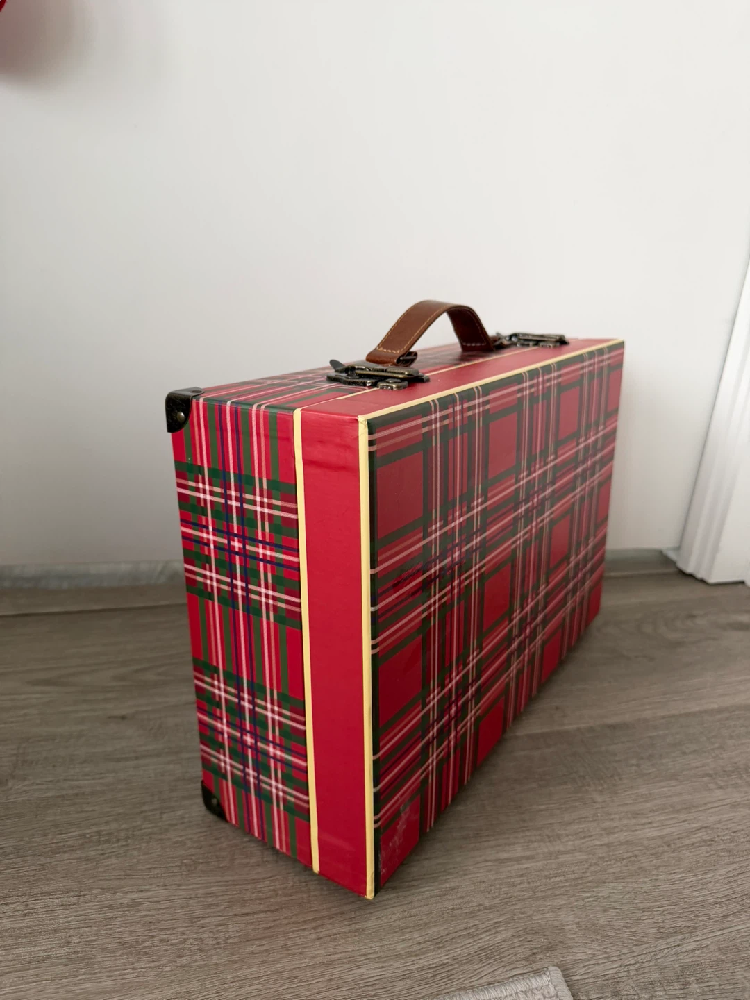 Decorative Suitcase - photo 2