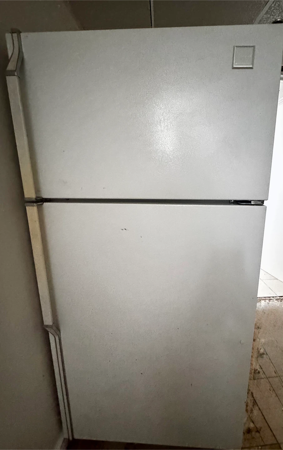 White Top Freezer Refrigerator