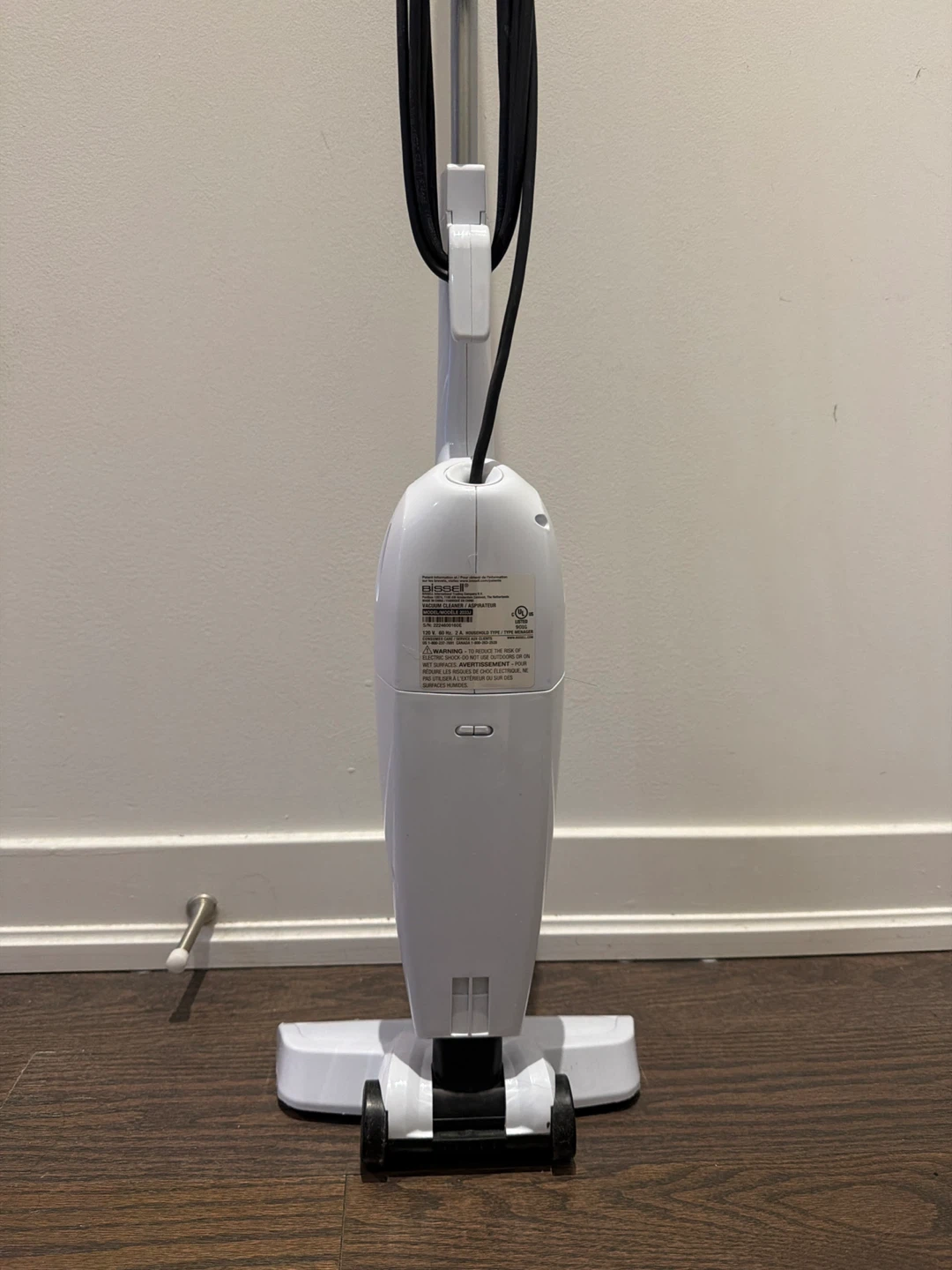 Bissell FeatherWeight Stick Lightweight Bagless Vacuum - photo 4