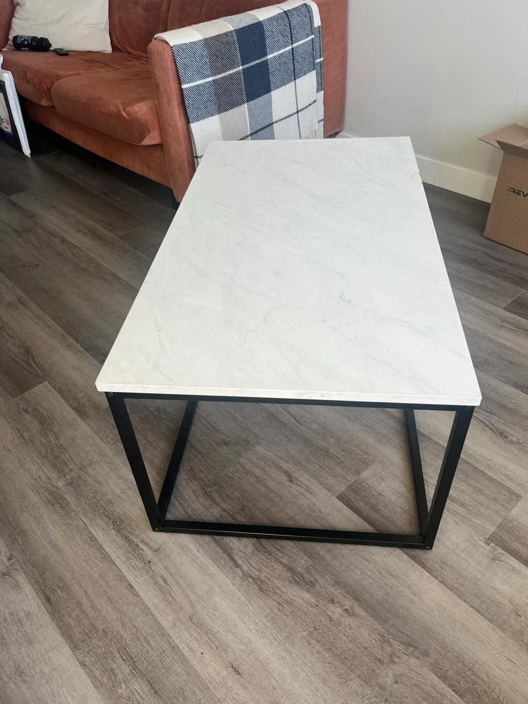 White Marble Coffee Table - photo 2