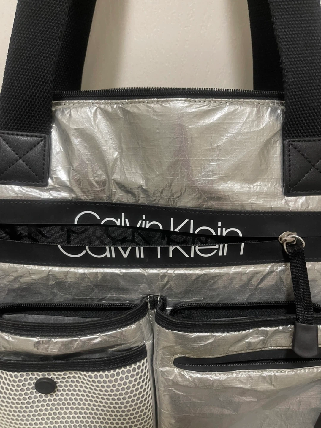 ***ADDED GIFTS*** plus REDUCED***Calvin Klein Silver Tote Bag - photo 4